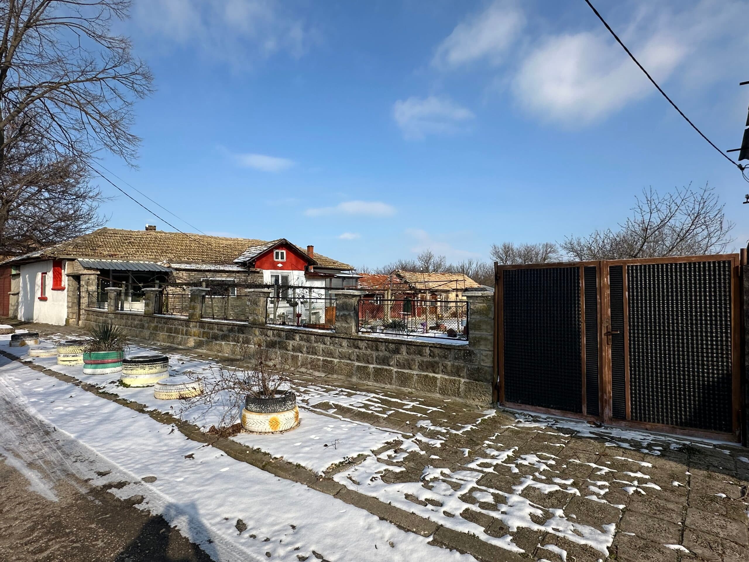 The Red Gable House - Pliska - thumbnail 2