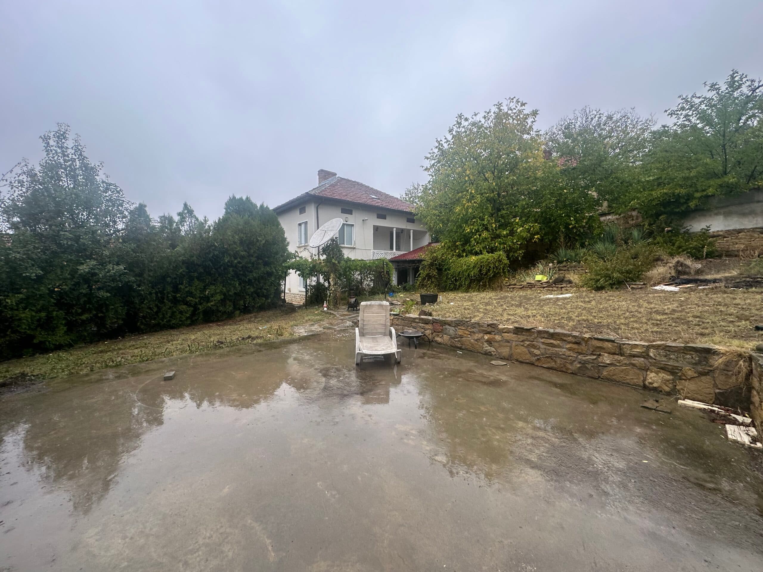 The White House - Nikolaevo - thumbnail 2