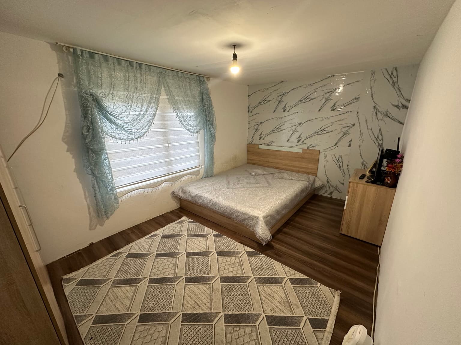 Toadstool House - Lom Cherkovna - thumbnail 2