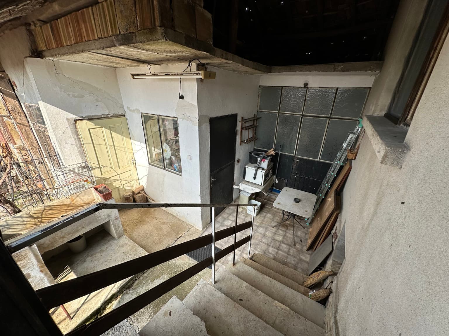 Toadstool House - Lom Cherkovna - thumbnail 5