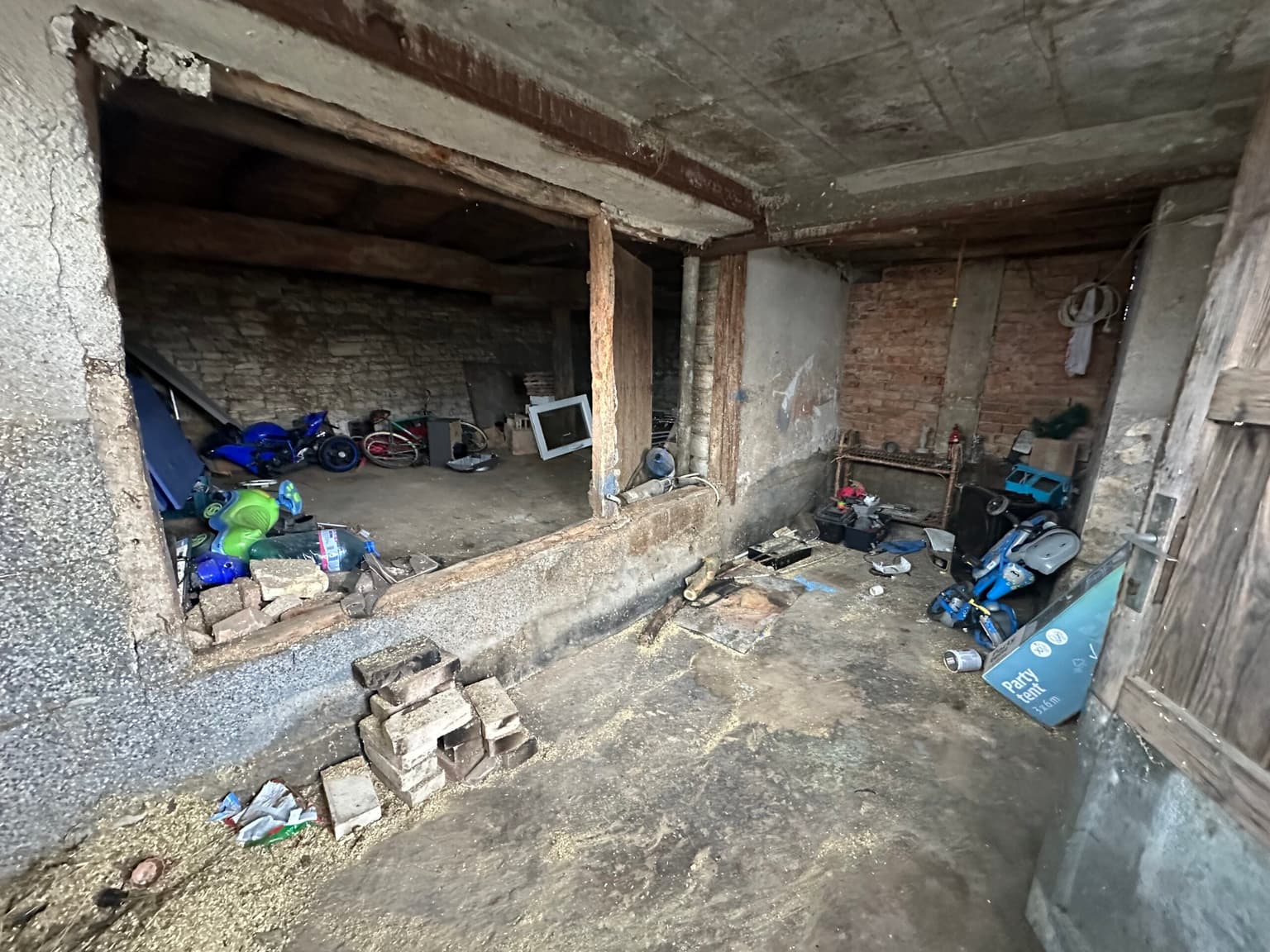 Toadstool House - Lom Cherkovna - thumbnail 11