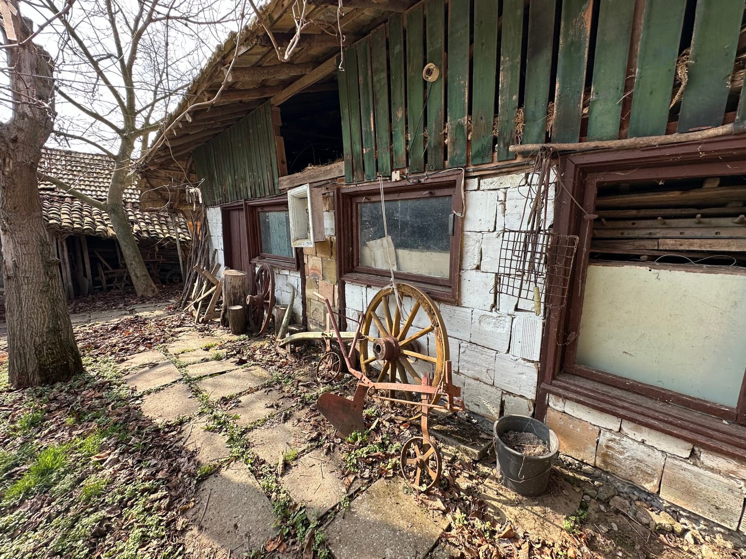 Toadstool House - Lom Cherkovna - thumbnail 20