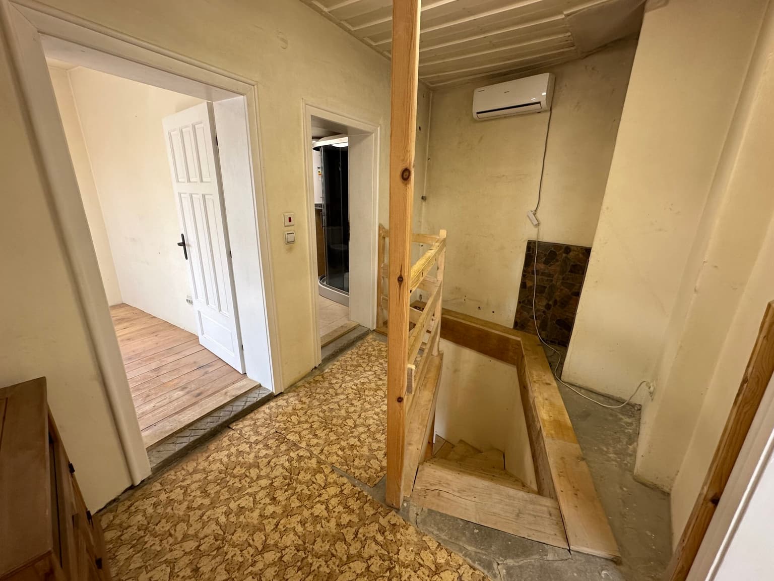 Corner House - Patresh - thumbnail 19