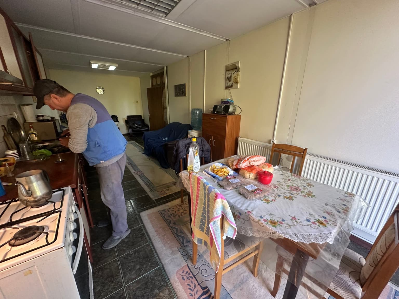 The House & Massive Warehouse - thumbnail 15