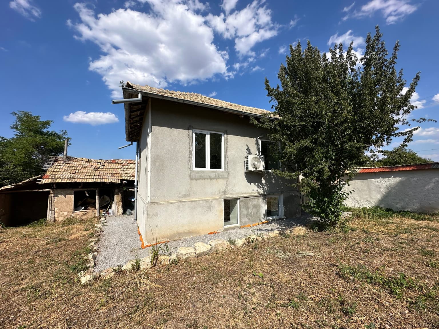 *SOLD* Graphite House - Palamartsa - thumbnail 2