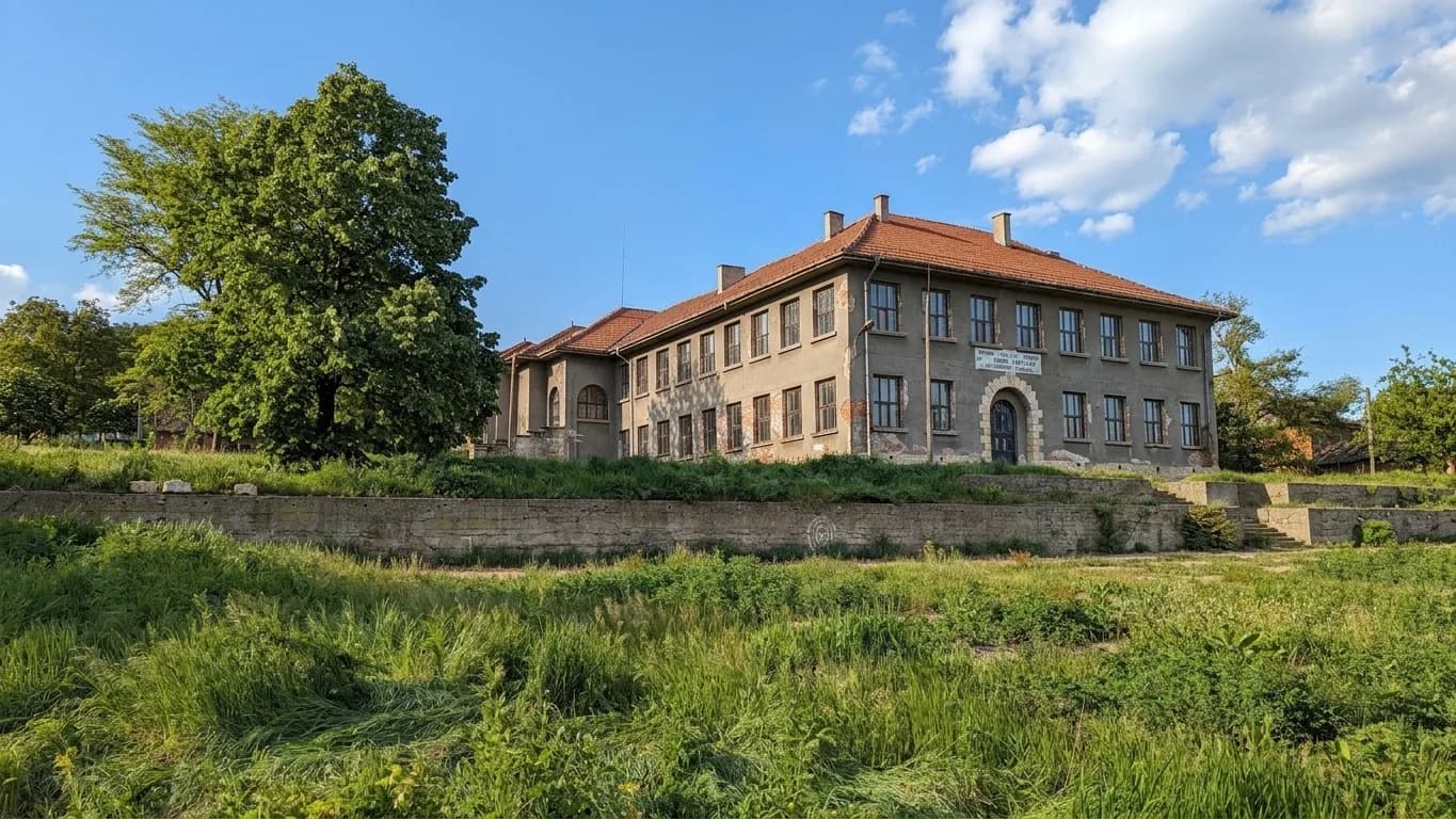 The School - Kostandenets - thumbnail 3