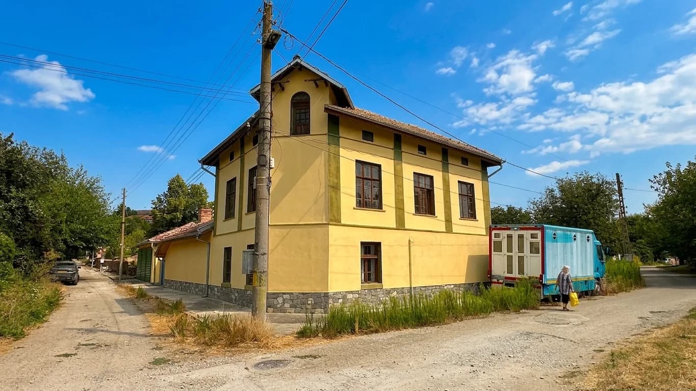 Corner Tower House - Lesicheri in Lesicheri, 3 bedrooms property