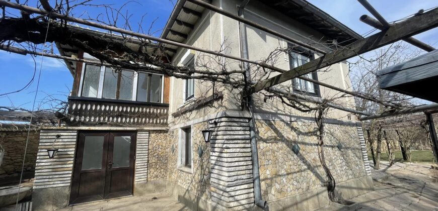 Poets Corner – Slavyanovo *REDUCED*