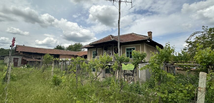 Almond House – Varsulitsa