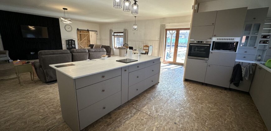 Lucy’s Lodges – Lozen