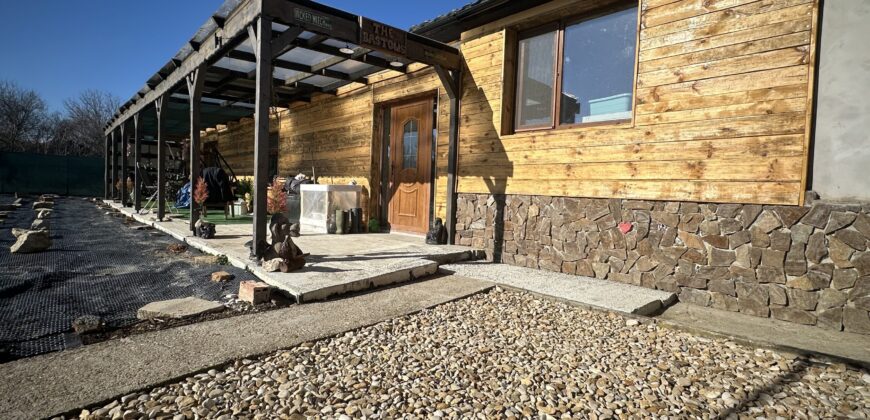 Lucy’s Lodges – Lozen