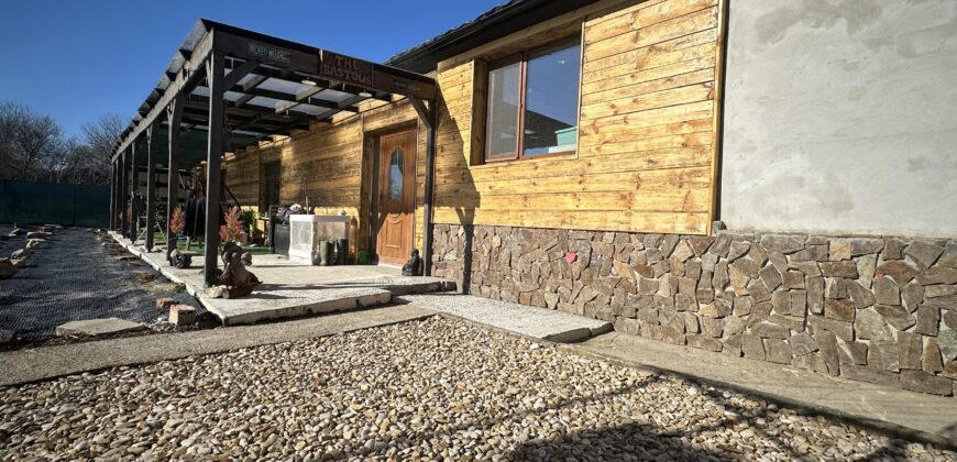 Lucy’s Lodges – Lozen