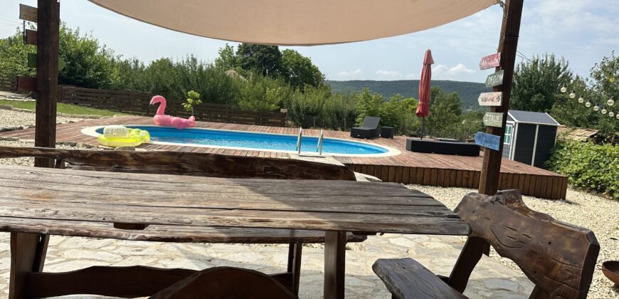Little Paradise – Sadina