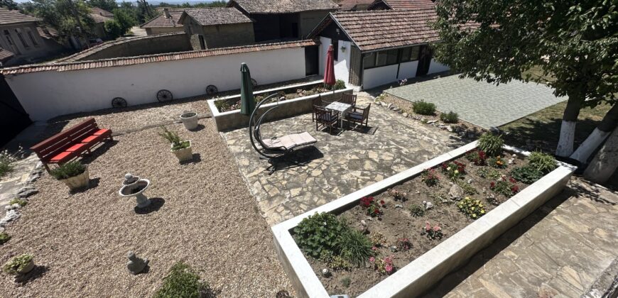 Villa Dennis – Nikyup
