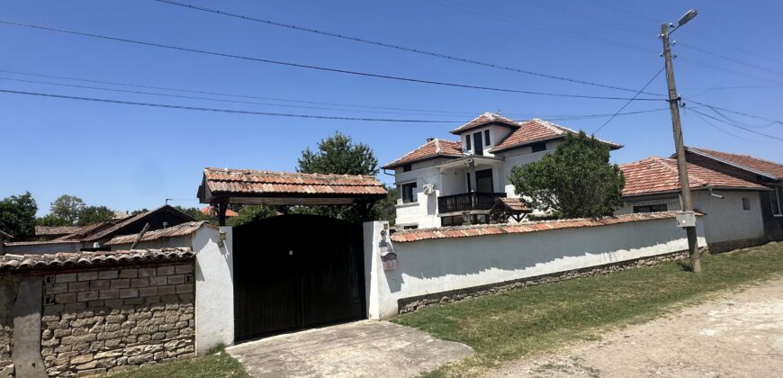Villa Dennis – Nikyup
