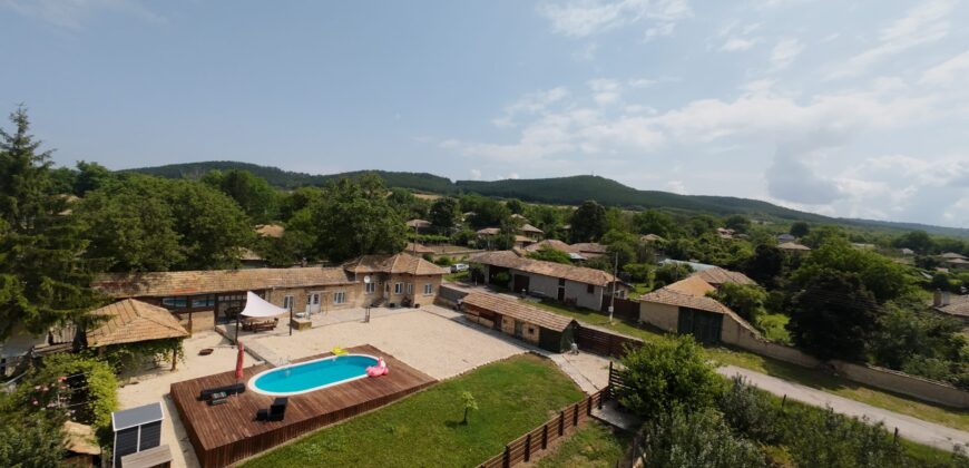Little Paradise – Sadina