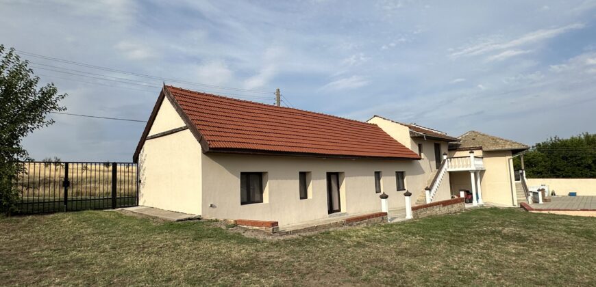 Dolphin House – Strahilovo