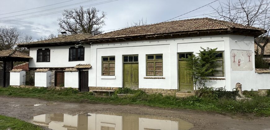 *SOLD* Carpenters House – Zvezda