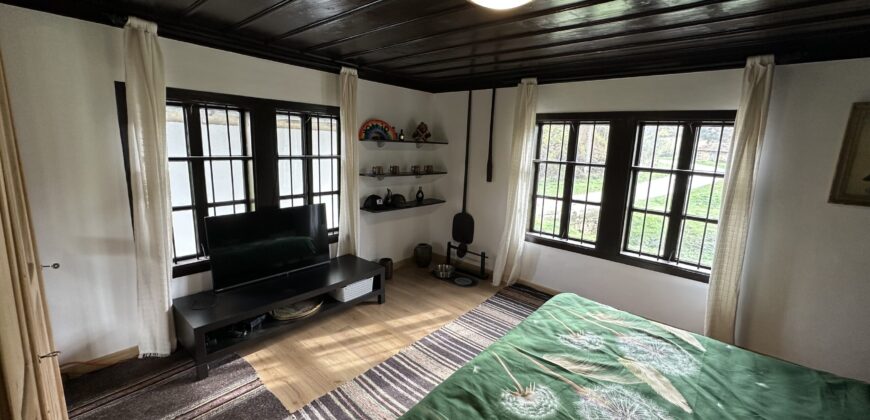 *SOLD* Carpenters House – Zvezda