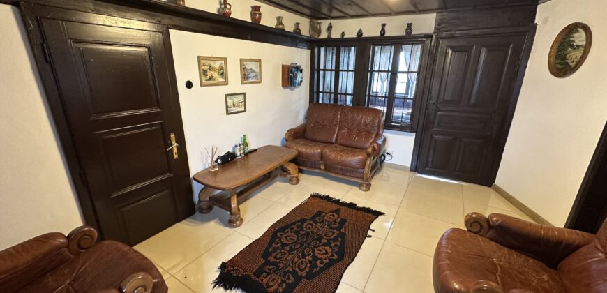 *SOLD* Carpenters House – Zvezda