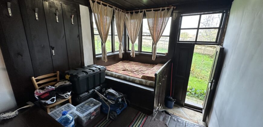 *SOLD* Carpenters House – Zvezda