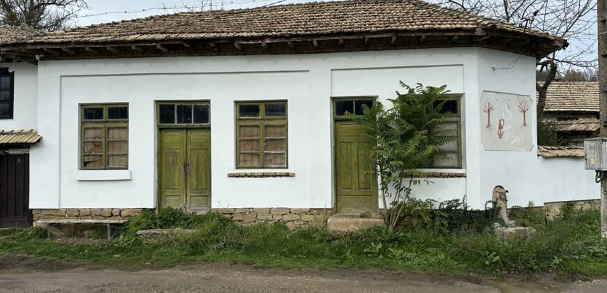 *SOLD* Carpenters House – Zvezda