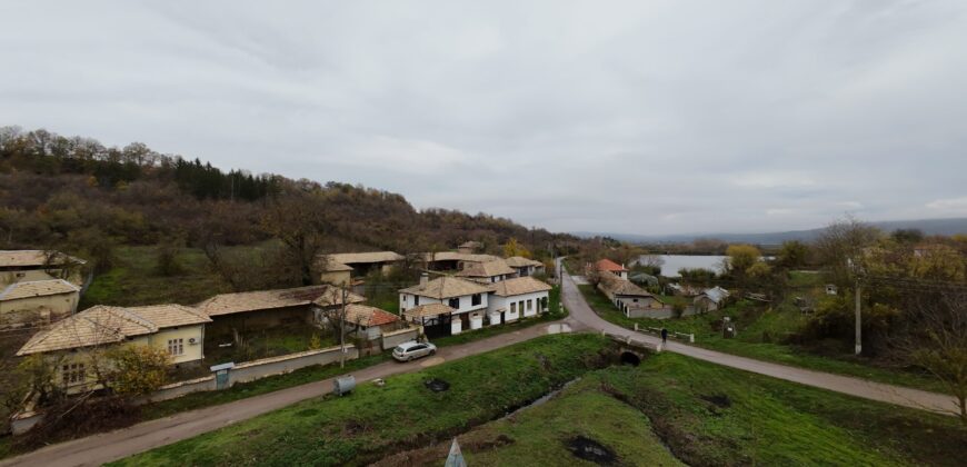 *SOLD* Carpenters House – Zvezda