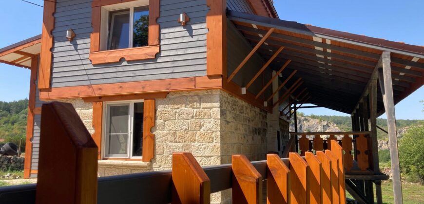 Fortress View Retreat – Cherven