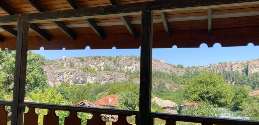 Fortress View Retreat – Cherven