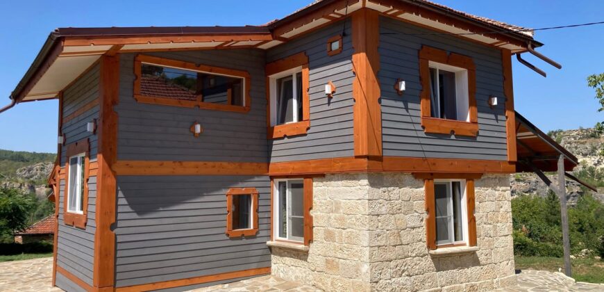 Fortress View Retreat – Cherven