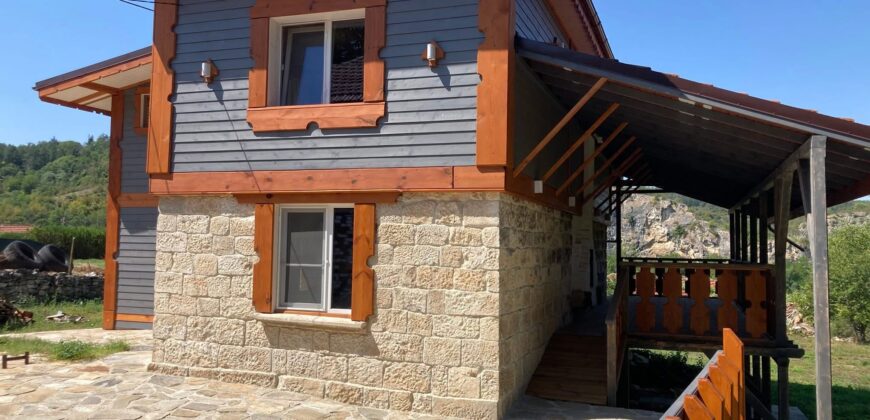 Fortress View Retreat – Cherven