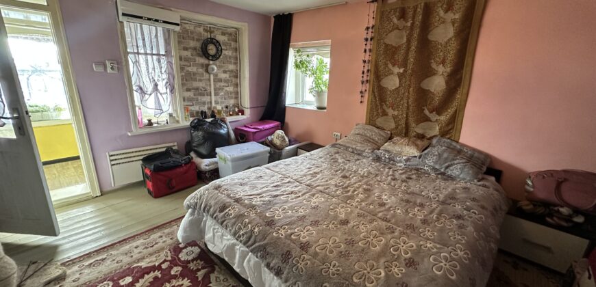 The Red Gable House – Pliska