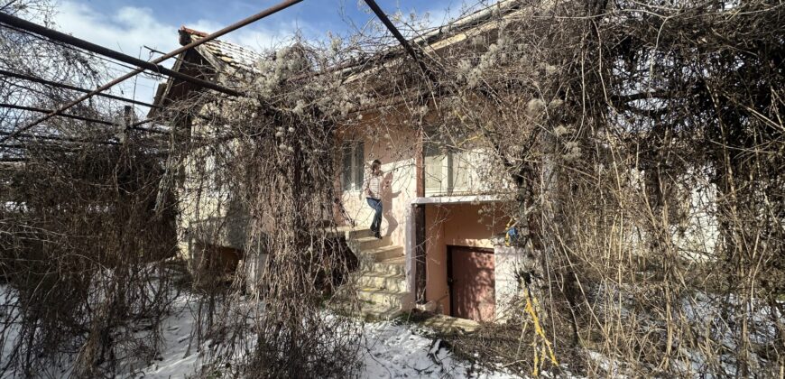 The Courtyard House – Voditsa