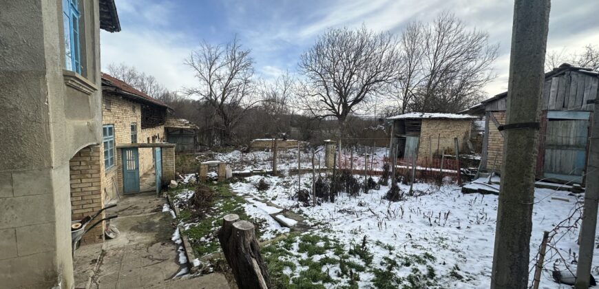 Hayloft Haven – Voditsa