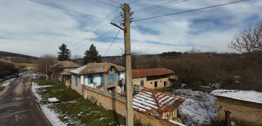 Hayloft Haven – Voditsa